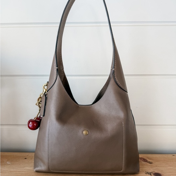 Coach Brooklyn 28 - Picture 4 of 8